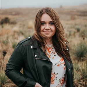 Meet your Posher, Jacquelynne